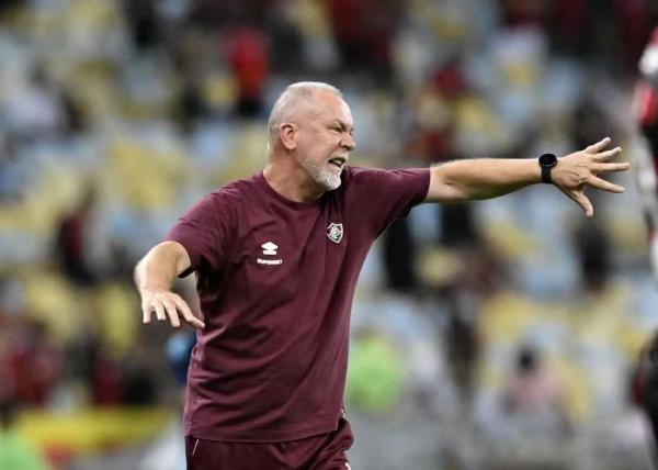 Mano Menezes em Fluminense x Flamengo.(Imagem:André Durão)