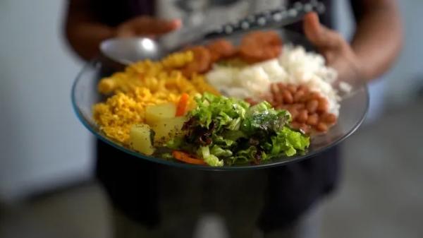 Merenda escolar alimentação criança comida refeição combate à fome PNAE.(Imagem:Fábio Tito/ g1)