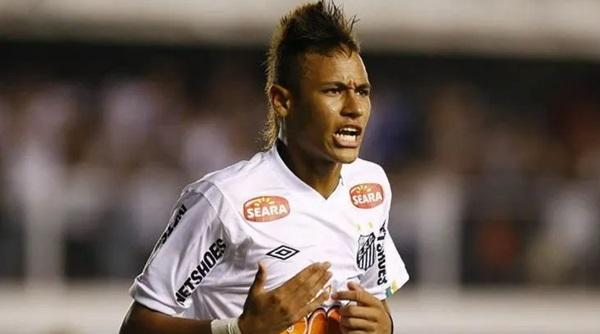 Neymar comemora gol pelo Santos em 2011(Imagem:Ricardo Saibun/ Santos)