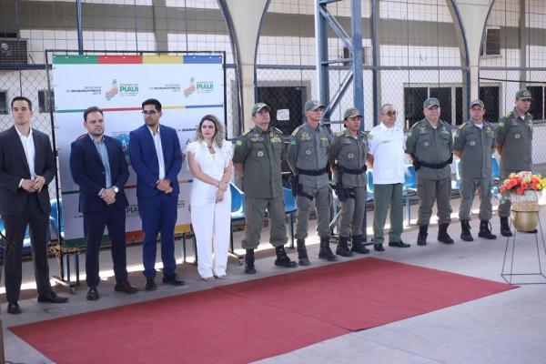 Polícia Militar do Piauí recebe três mil coletes balísticos, UTI móvel e viatura lilás.(Imagem:Divulgação)