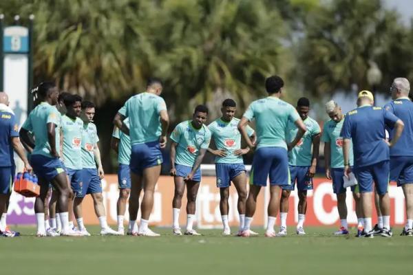 Durante os treinos durante a semana em Orlando (Flórida), o técnico Dorival Júnior testou várias formações da equipe, visando os dois últimos amistosos da Data Fifa. (Imagem:Rafael Ribeiro/CBF/Direitos Reservados)