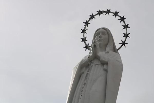 Estátua de Nossa Senhora dos Pobres(Imagem:Andrê Nascimento /g1)