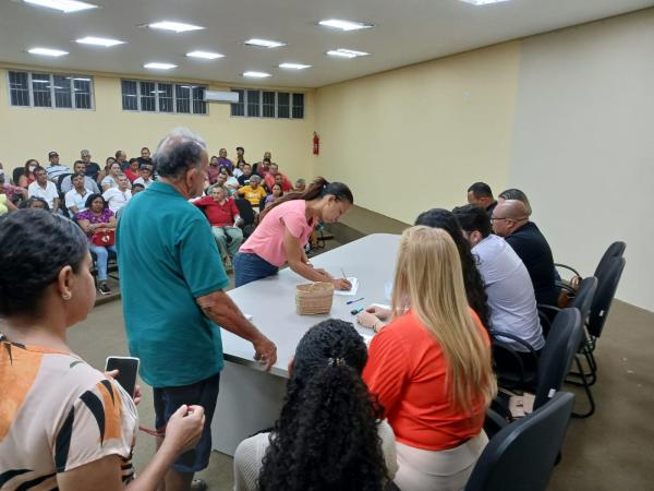 Sorteios definem a redistribuição dos estabelecimentos do Mercado Público Central de Floriano(Imagem:FlorianoNews)