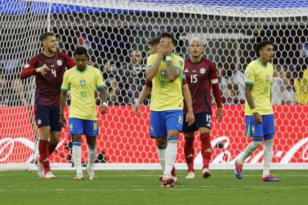 Paquetá lamenta chance perdida contra a Costa Rica, na estreia do Brasil na Copa América.(Imagem:Kevork Djansezian/Getty Images)