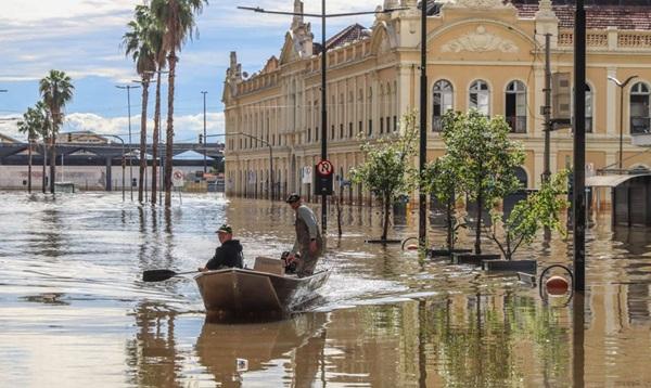 Eventos climáticos deixam 242 milhões de alunos sem aulas em 2024.(Imagem:Rafa Neddermeyer/Agência Brasil)