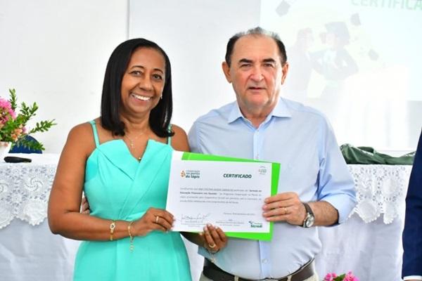 Professores da rede municipal de Floriano recebem certificado da Jornada de Educação Financeira SICREDI(Imagem:Reprodução/Secom)