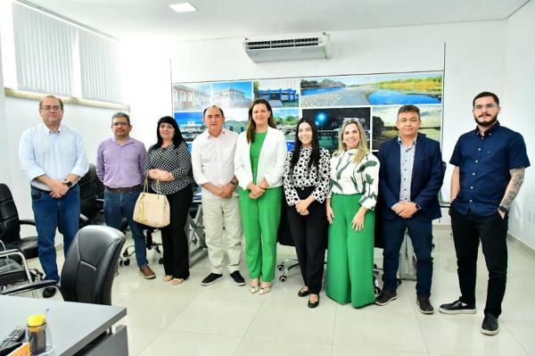 Reunião define medidas para inclusão dos catadores de recicláveis e coleta seletiva de Floriano.(Imagem:Reprodução/Instagram)