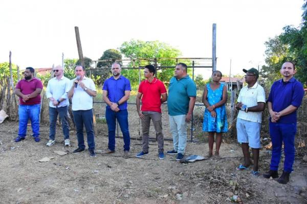 Câmara de Floriano acompanha início de ampliação da rede de abastecimento de água na zona rural.(Imagem:CMF)