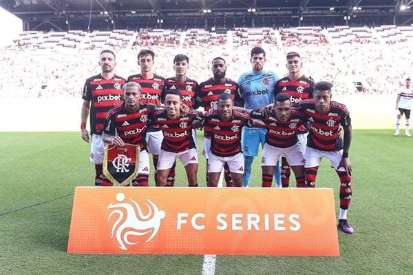 Flamengo estreina na temporada 2025 (Imagem:Gilvan de Souza / Flamengo)