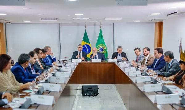 Presidente recebeu líderes partidários no Planalto.(Imagem:Ricardo Stuckert/PR)