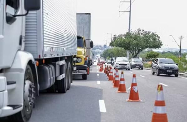 Caminhões em rodovias(Imagem:Detran/AM)