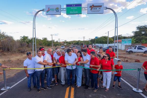 Rafael Fonteles inaugurou a pavimentação asfáltica da rodovia PI - 226, entre os municípios de Milton Brandão e Pedro II.(Imagem:Divulgação)