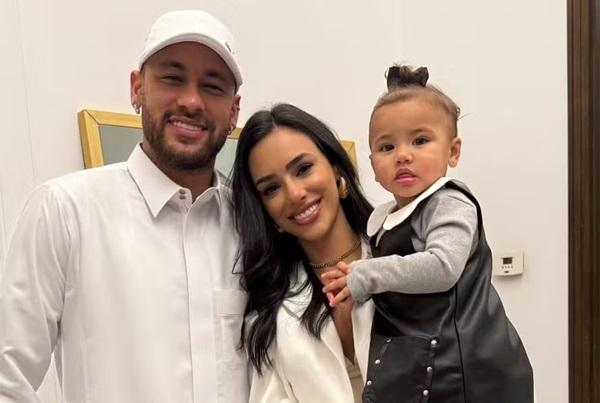 Neymar, Bruna Biancardi e Mavie.(Imagem:Reprodução/Instagram)