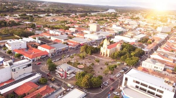 O investimento de mais de R$ 2,4 milhões beneficiará as zonas urbana e rural do município.(Imagem:Reprodução/Prefeitura Municipal de Floriano)