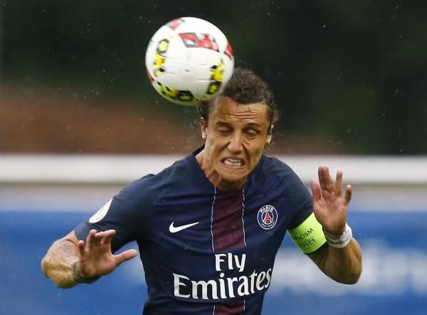 David Luiz foi o zagueiro mais caro do futebol mundial quando vestiu a camisa do PSG.(Imagem:Reuters)