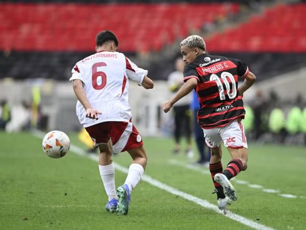 Matheus Gonçalves em Flamengo x Olympiacos.(Imagem: André Durão / ge)