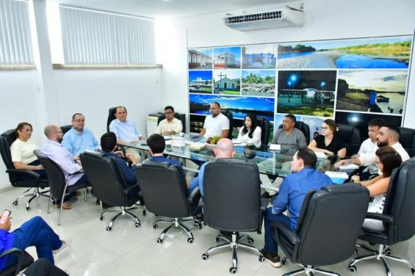 Prefeito de Floriano e Grupo FS se reúnem para tratar sobre a implantação de um Terminal de Combustível na cidade(Imagem:Reprodução/Secom)