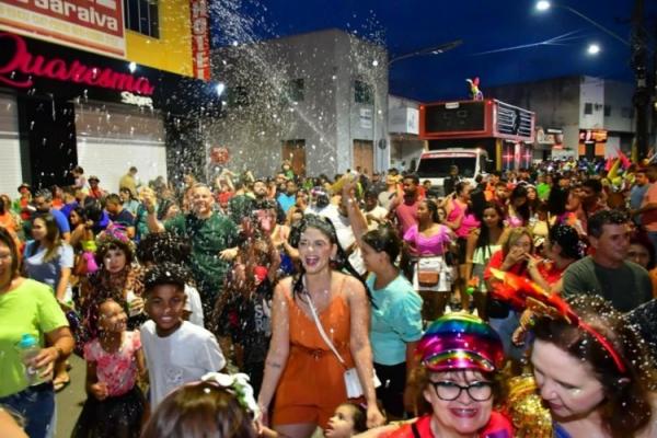 Carnaval da Família e festa no Cais: alegria contagia foliões de todas as idades.(Imagem:Secom)