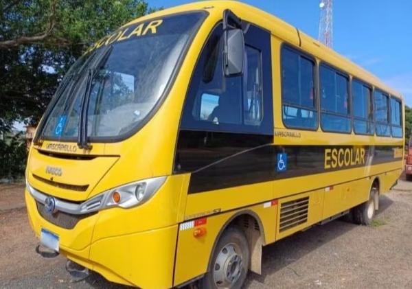 PRF flagra ônibus escolar de cidade do Ceará transportando passageiros em Picos, no Piauí.(Imagem:PRF-PI)