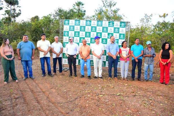 Representantes do Legislativo de Floriano acompanham solenidade na localidade Rio Branco.(Imagem:CMF)