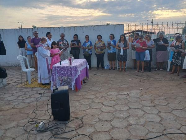  Dia de Finados em Floriano é marcado por missas e visitação aos cemitérios.(Imagem:FlorianoNews)