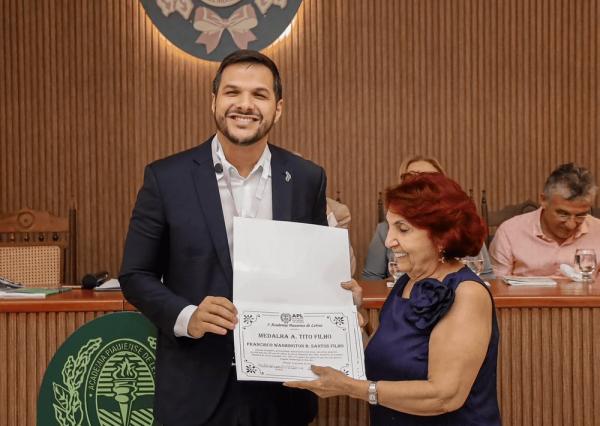 A honraria reconhece o incentivo da Secretaria da Educação à literatura e cultura de expressão piauiense.(Imagem:Divulgação)