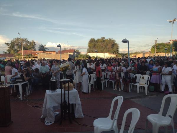 Fiéis de Floriano celebram Corpus Christi em demonstração de fé e devoção.(Imagem:FlorianoNews)