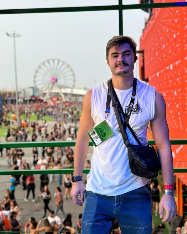 João Assunção trabalhando no Rock in Rio 2024.(Imagem:Reprodução/Instagram)