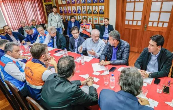 Presidente da República, Luiz Inácio Lula da Silva, durante reunião ampliada com o governador do Rio Grande do Sul, Eduardo Leite, em Porto Alegre. (Imagem:Ricardo Stuckert / PR)