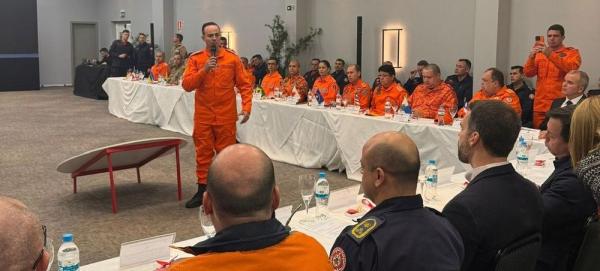 O coronel José Veloso foi agraciado ainda com a medalha do Mérito de Salvamento pelos serviços humanitários e de resgates realizados pelo CBMEPI no estado.(Imagem:Divulgação)