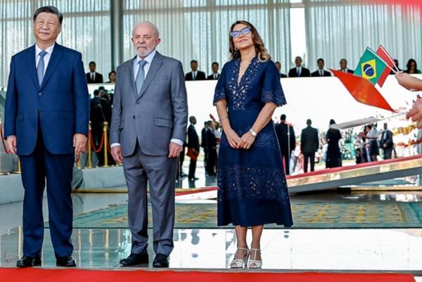 Lula e a primeira-dama, Rosângela da Silva, conhecida como Janja, recepcionaram o presidente da China, Xi Jinping.(Imagem:Ricardo Stuckert/PR)