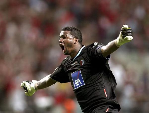 Felipe comemora a vitória do Braga sobre o Sevilla, pela Champions de 2010/11.(Imagem: EFE)