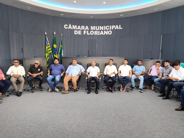 Câmara Municipal de Floriano reforça compromisso com transparência e diálogo com a população.(Imagem:FlorianoNews)