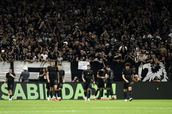 Comemoração do gol de Yuri Alberto, do Corinthians, contra o Santos.(Imagem:Marcos Ribolli)