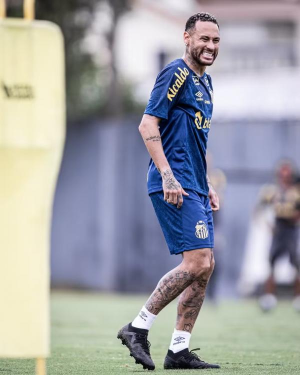 Primeiro treino de Neymar no Santos.(Imagem:Raul Baretta/ Santos FC)