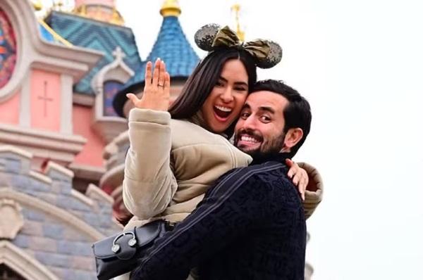 Isabelle e Matteus em pedido de casamento na Disney de Paris (Imagem:Reprodução/Instagram)