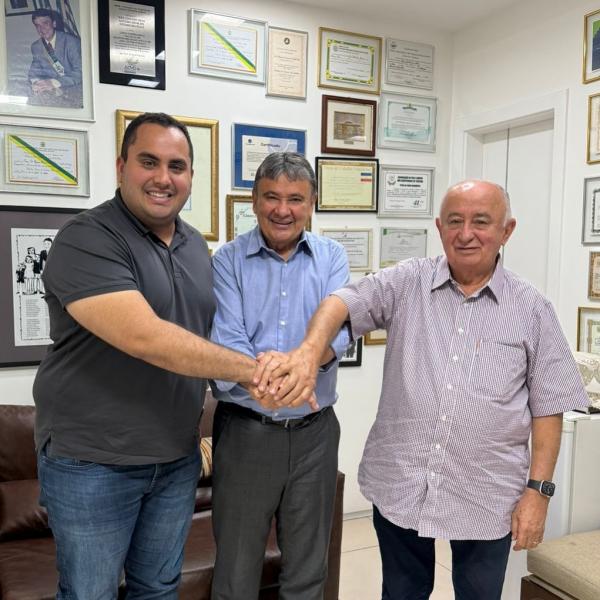 Deputados Georgiano Neto e Júlio Cesar com ministro Wellington Dias.(Imagem:Divulgação/ Redes sociais)