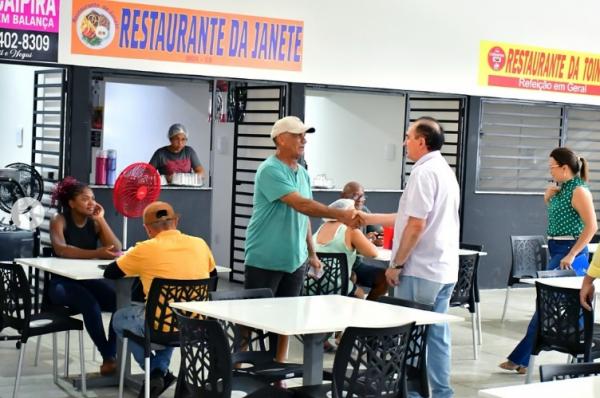  Prefeito de Floriano visita Mercado Público Central e anuncia melhorias.(Imagem:Reprodução/Instagram)