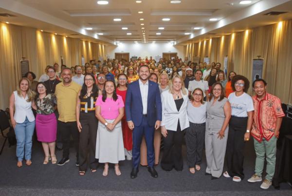 O evento abordou a importância da equidade racial entre os profissionais da educação.(Imagem:Divulgação)