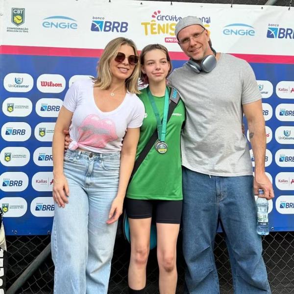 Sheila Mello, ex-marido Xuxa, e a filha.(Imagem:Reprodução/Instagram)