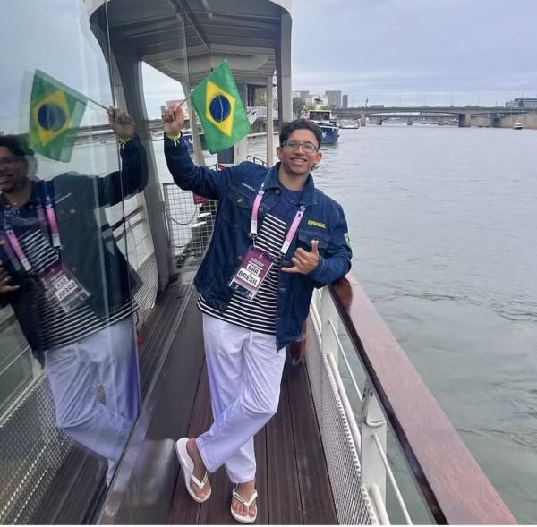 Hygor Gabriel Soares na abertura dos Jogos Olímpicos de Paris.(Imagem:Divulgação)