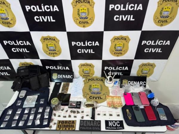 Durante Operação do Denarc contra membros de facções criminosas foi encontrado colete balístico da PM e munição da Polícia Civil.(Imagem:Polícia Civil do Piauí)