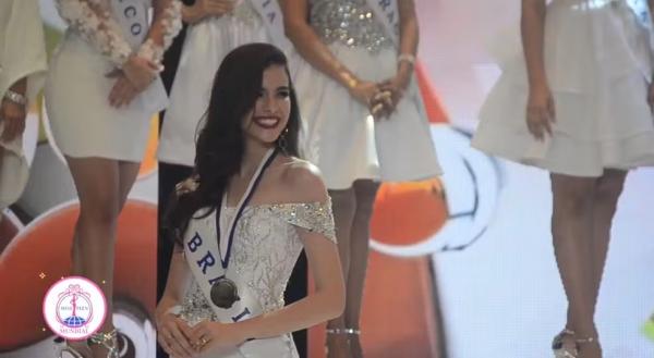 Gabriela Lacerda no concurso Miss Teen Mundial em 2018, no Equador. (Imagem:Reprodução)