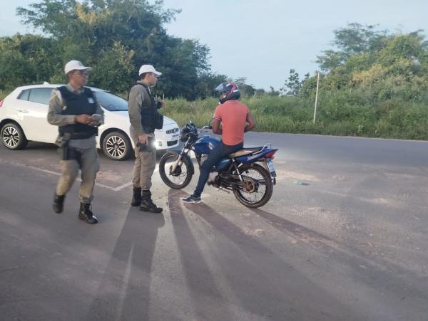 Força Tática e equipe de trânsito realizam operação nos bairros de Floriano.(Imagem:Divulgação/PM)