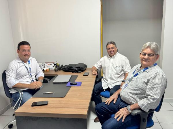 Deputado Júlio Arcoverde discute investimentos em infraestrutura e mobilidade para Teresina(Imagem:Divulgação)