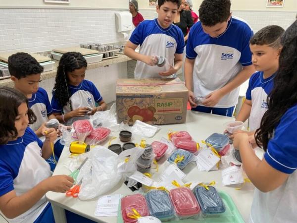 Drive-thru do Amor: crianças aprendem a fazer brigadeiro saudável para a Casa de Acolhimento(Imagem:Divulgação)