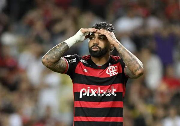 Gabigol com as mãos na cabeça em Flamengo x Fluminense(Imagem:André Durão)