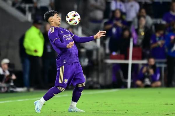 Facundo Torres em ação pelo Orlando City.(Imagem:Julio Aguilar / GETTY IMAGES NORTH AMERICA)