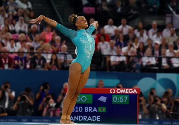 Paris 2024 entrou para a história de Rebeca Andrade, que se tornou a maior medalhista olímpica do Brasil, com um total de seis pódios.(Imagem:REUTERS/Hannah Mckay/Direitos Reservados)