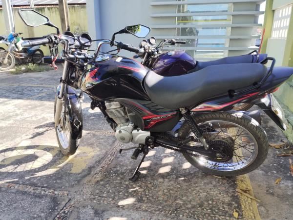 Polícia Militar recupera motocicleta roubada em Floriano.(Imagem:Divulgação/PM)